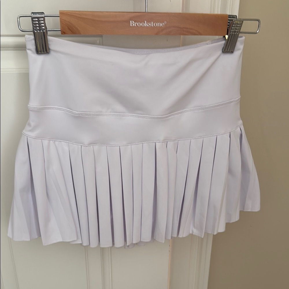 GOLDHINGE White Pleated Skirt